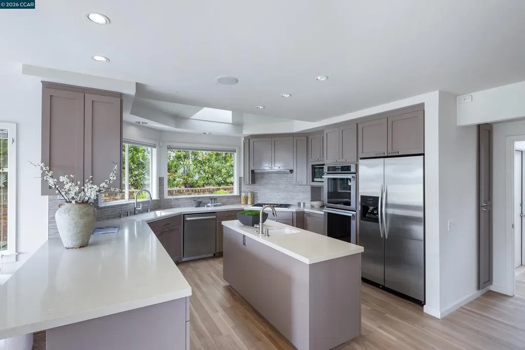 6841 Estates Drive Oakland CA 94611