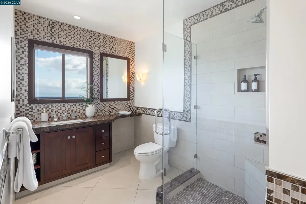 6841 Estates Drive Oakland CA 94611
