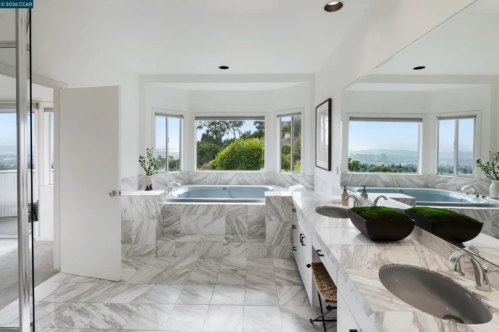 6841 Estates Drive Oakland CA 94611