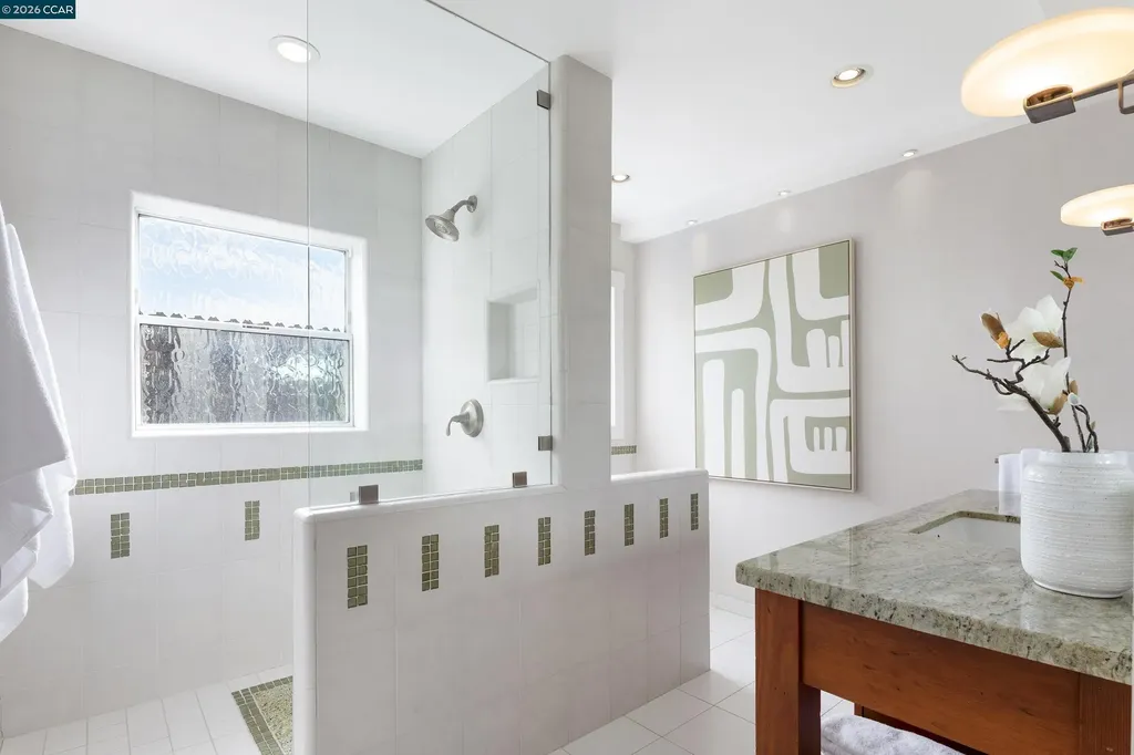 6841 Estates Drive Oakland CA 94611