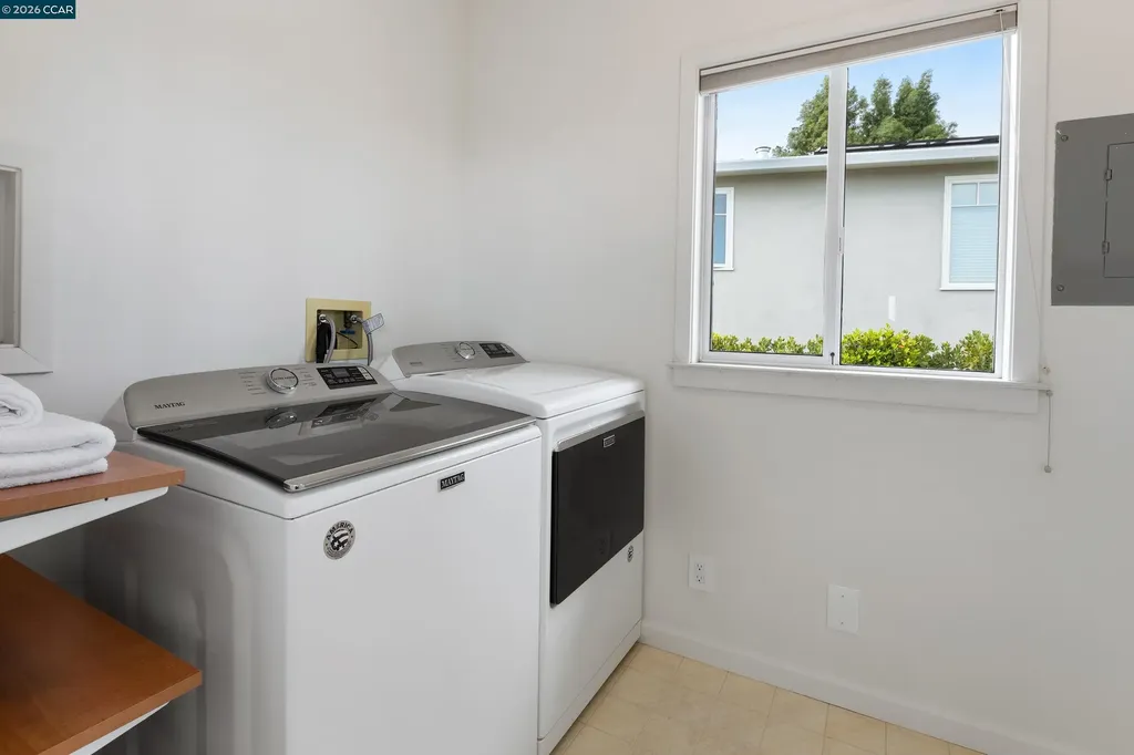 6841 Estates Drive Oakland CA 94611