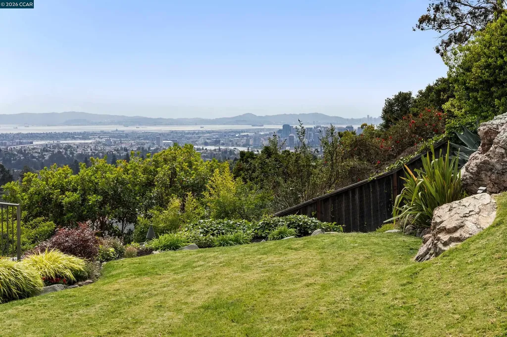 6841 Estates Drive Oakland CA 94611