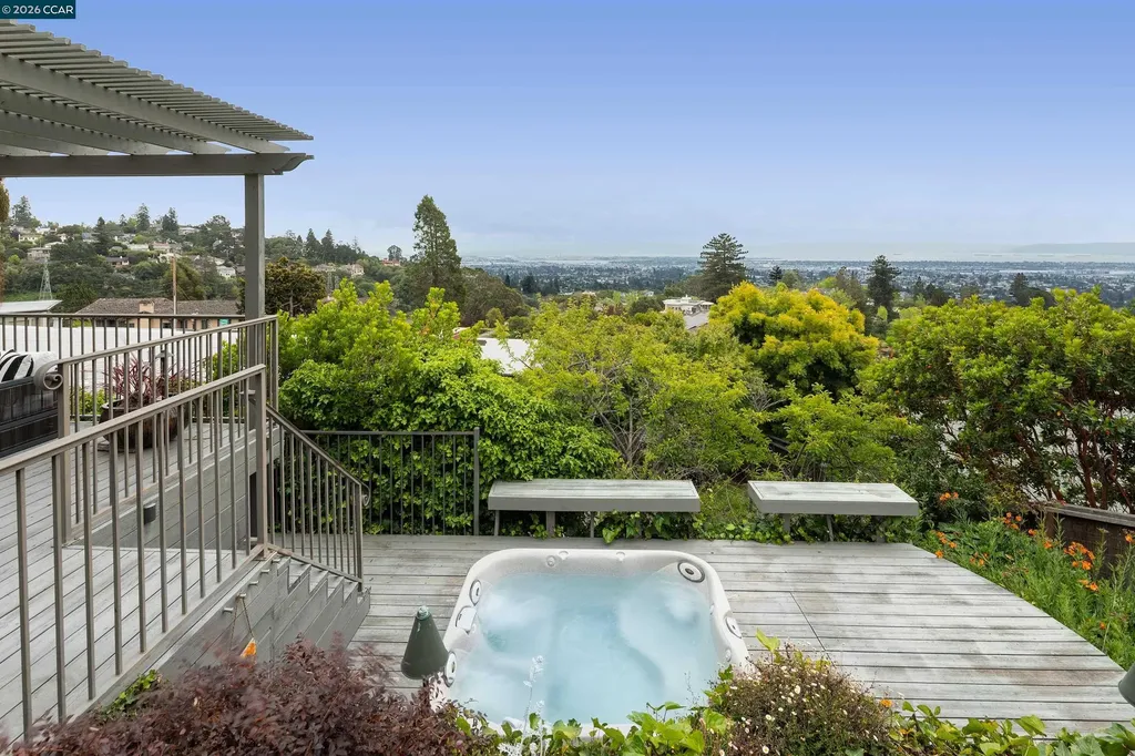 6841 Estates Drive Oakland CA 94611