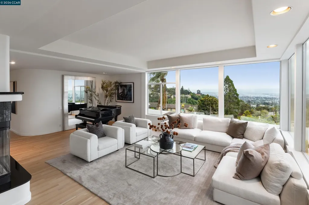 6841 Estates Drive Oakland CA 94611