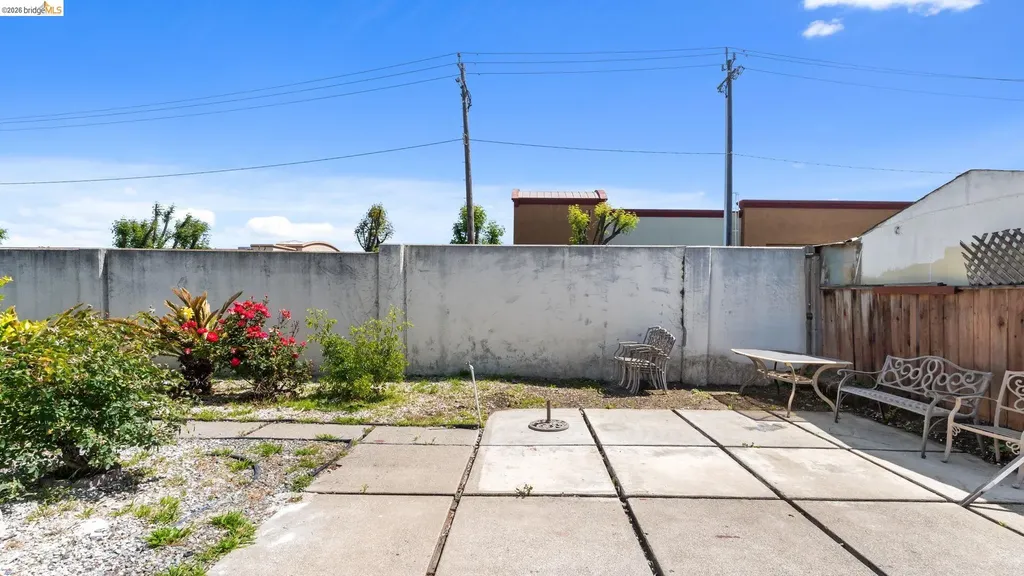 3672 Del Monte Way San Leandro CA 94578