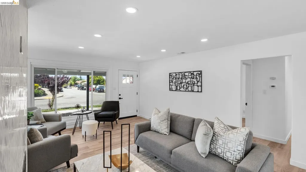 3672 Del Monte Way San Leandro CA 94578
