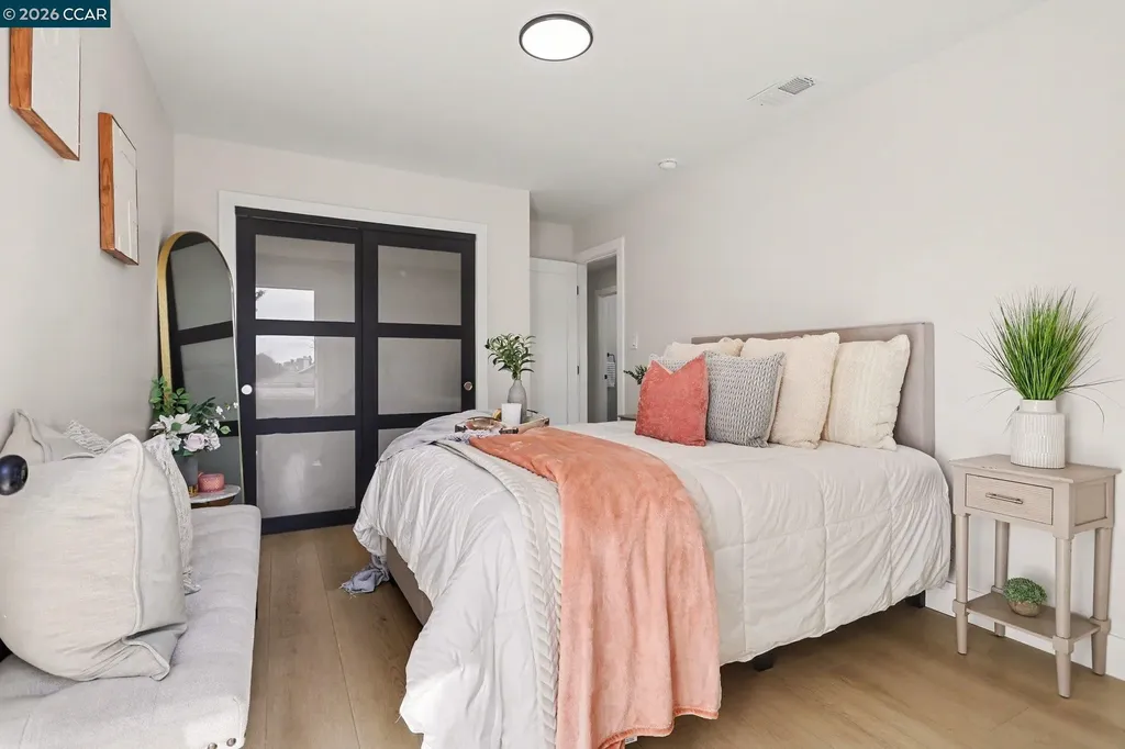2718 Oliver Avenue Oakland CA 94605