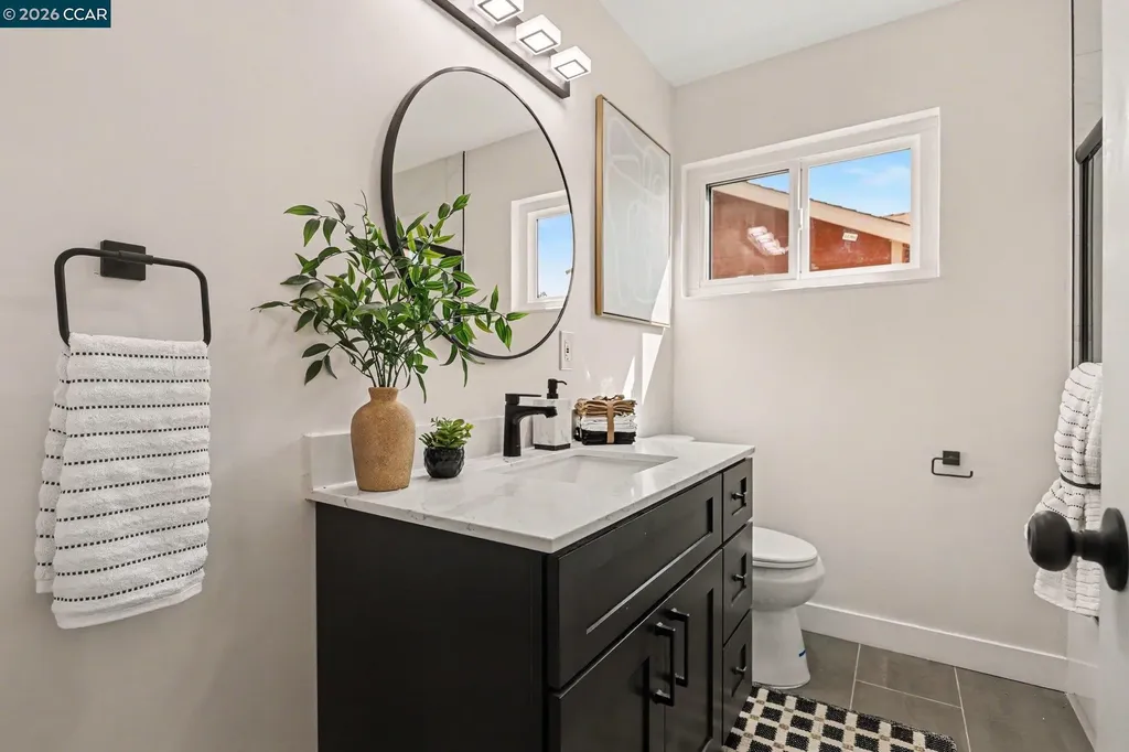 2718 Oliver Avenue Oakland CA 94605