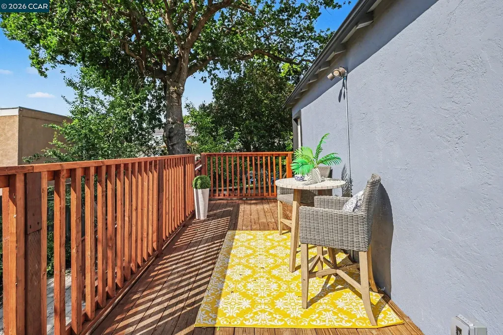 2718 Oliver Avenue Oakland CA 94605