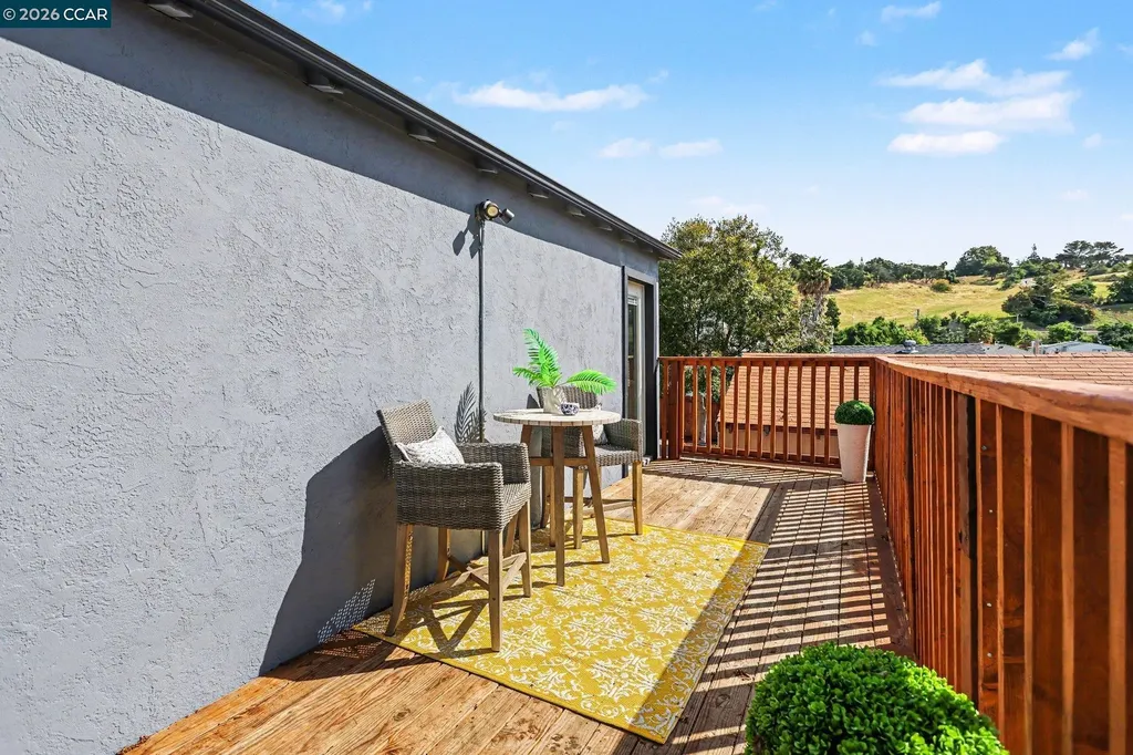 2718 Oliver Avenue Oakland CA 94605