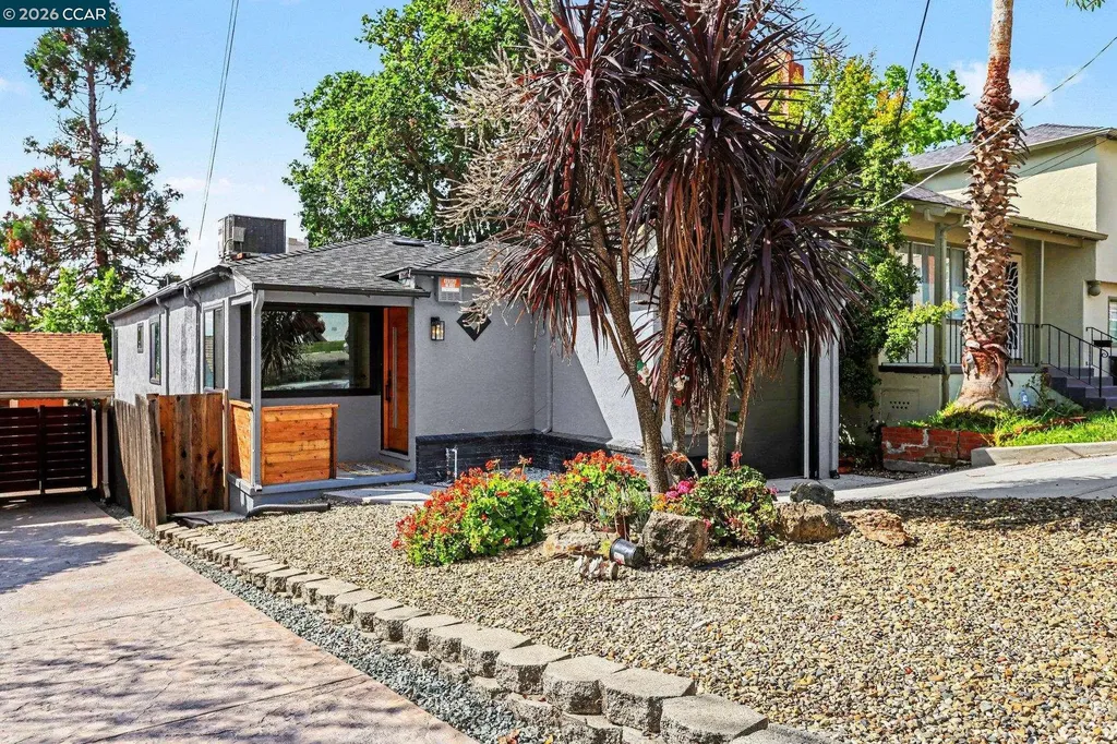 2718 Oliver Avenue Oakland CA 94605