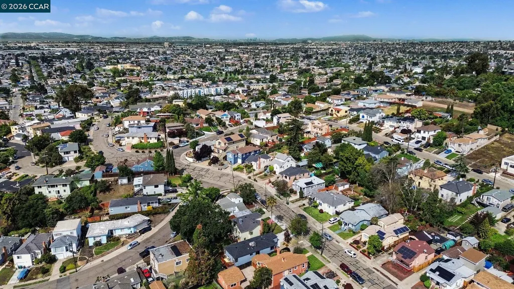 2718 Oliver Avenue Oakland CA 94605