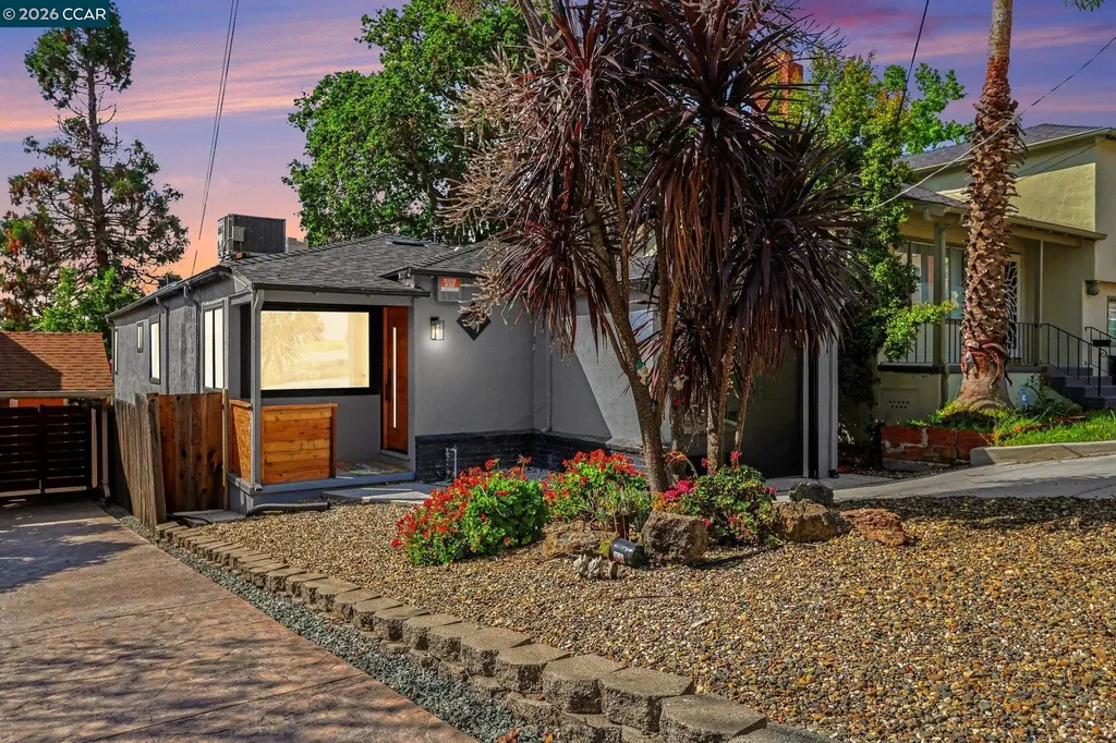 2718 Oliver Avenue Oakland CA 94605