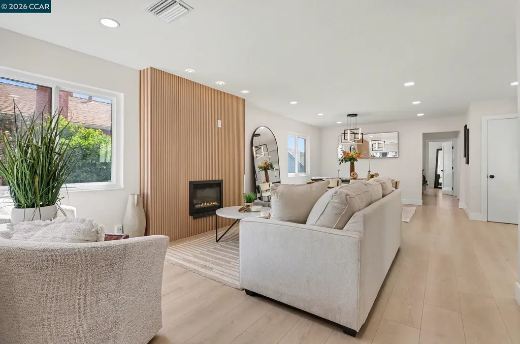 2718 Oliver Avenue Oakland CA 94605