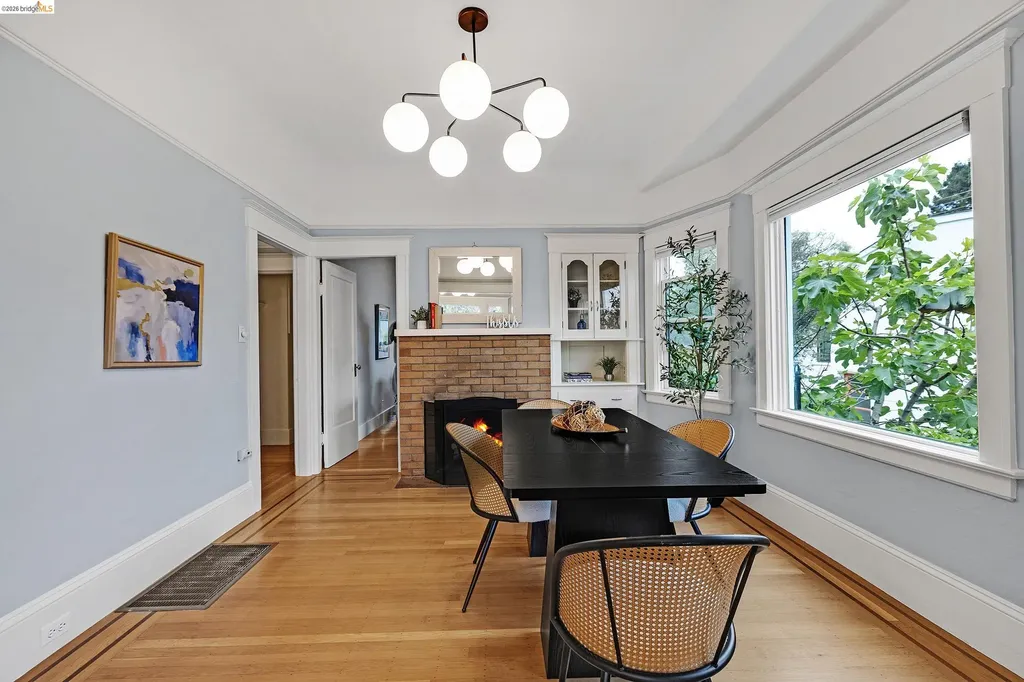 345 49th Street Oakland CA 94609