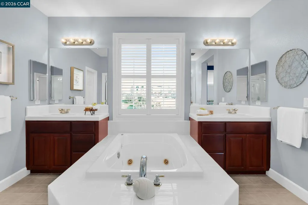 4999 Piper Glen Terrace Dublin CA 94568