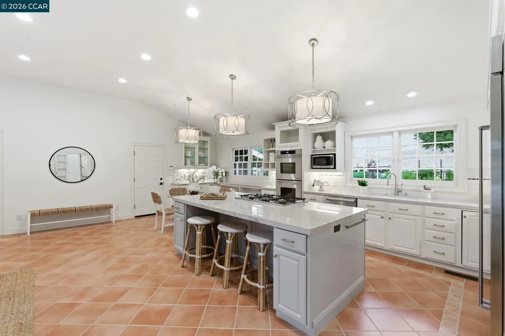 80 Tara Road Orinda CA 94563