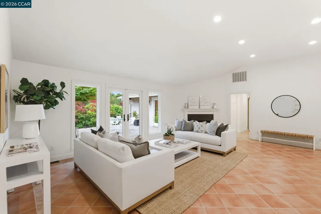 80 Tara Road Orinda CA 94563