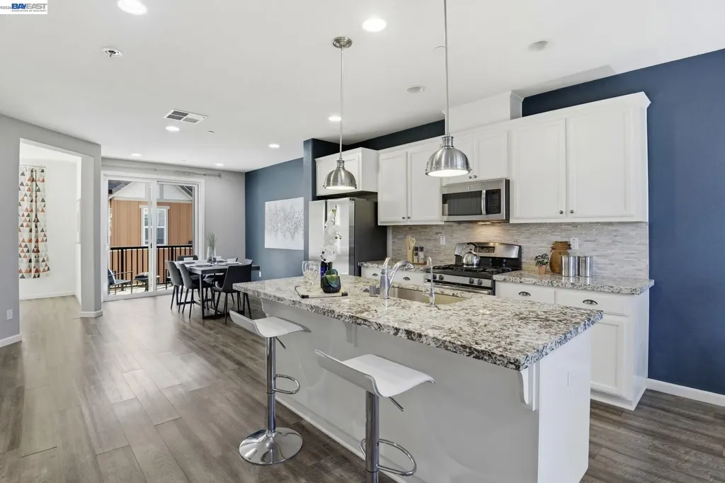 2332 Carbondale Way Dublin CA 94568