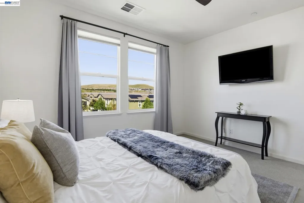2332 Carbondale Way Dublin CA 94568