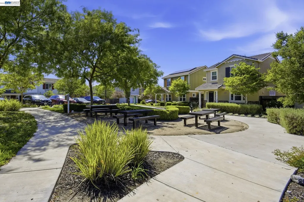 2332 Carbondale Way Dublin CA 94568