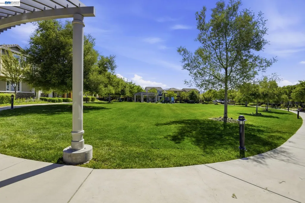 2332 Carbondale Way Dublin CA 94568