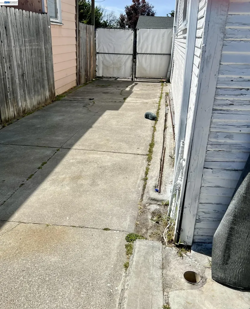 1042 69th Avenue Oakland CA 94621