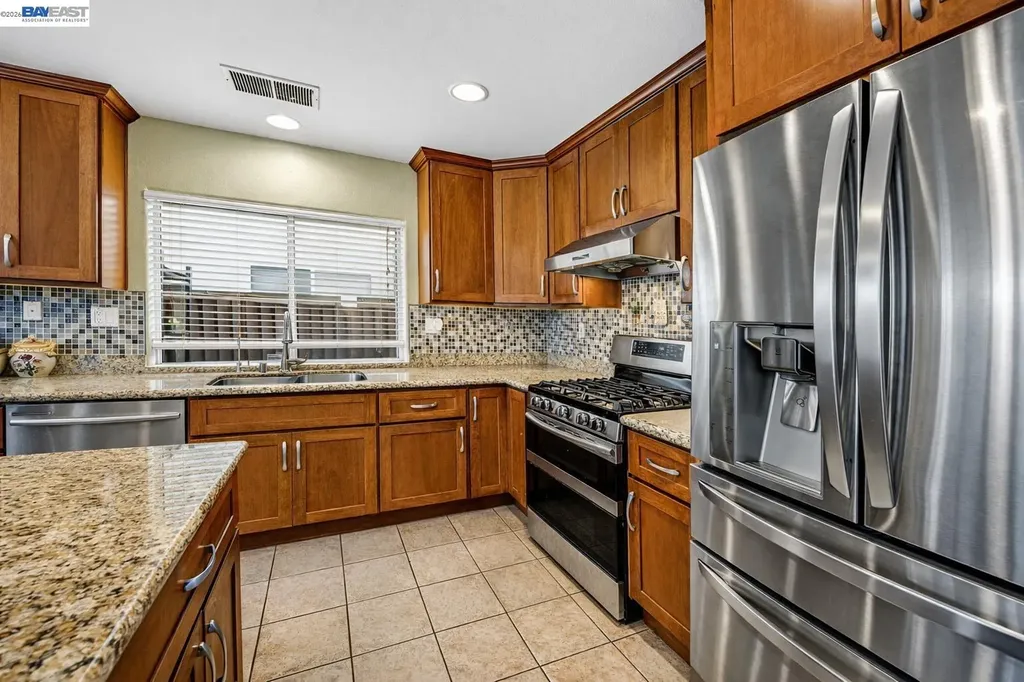 15100 Shining Star Lane San Leandro CA 94579