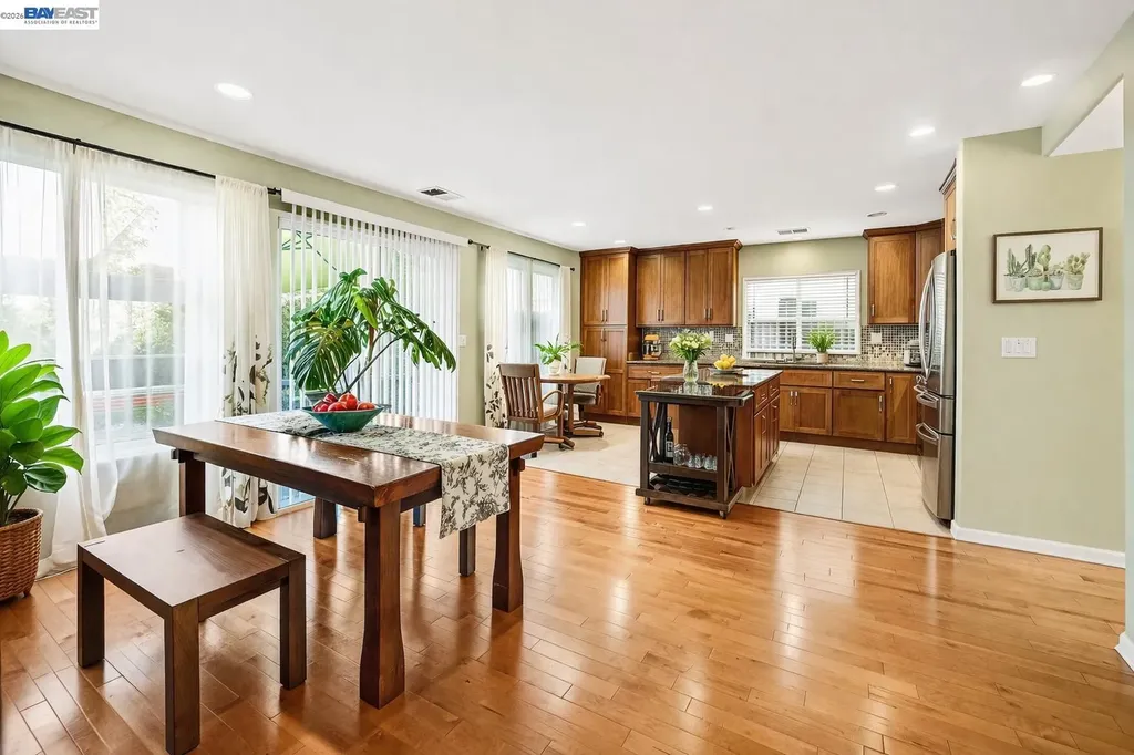 15100 Shining Star Lane San Leandro CA 94579