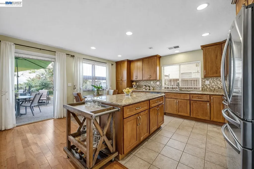 15100 Shining Star Lane San Leandro CA 94579
