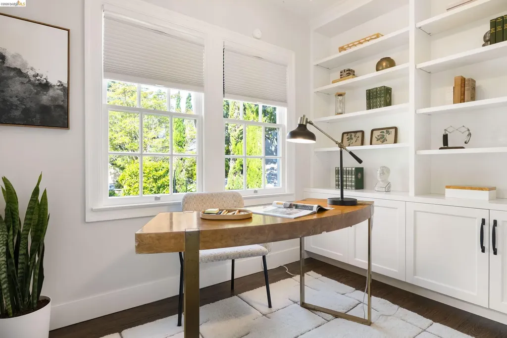 835 Grosvenor Place Oakland CA 94610