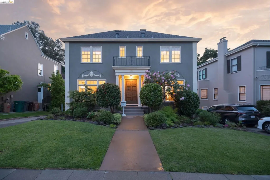 835 Grosvenor Place Oakland CA 94610