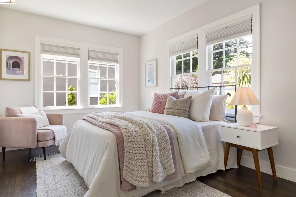 835 Grosvenor Place Oakland CA 94610