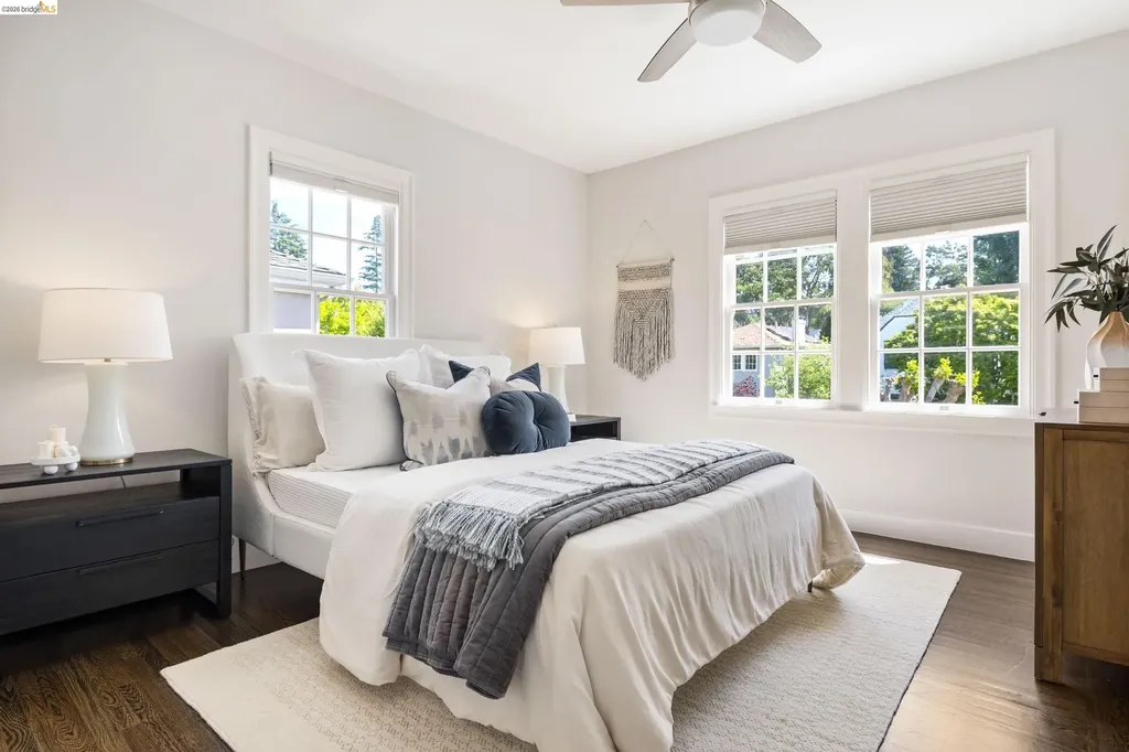 835 Grosvenor Place Oakland CA 94610