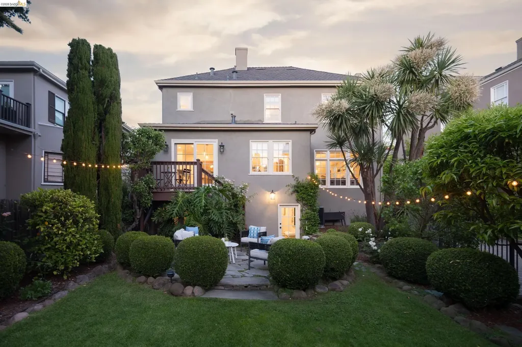 835 Grosvenor Place Oakland CA 94610