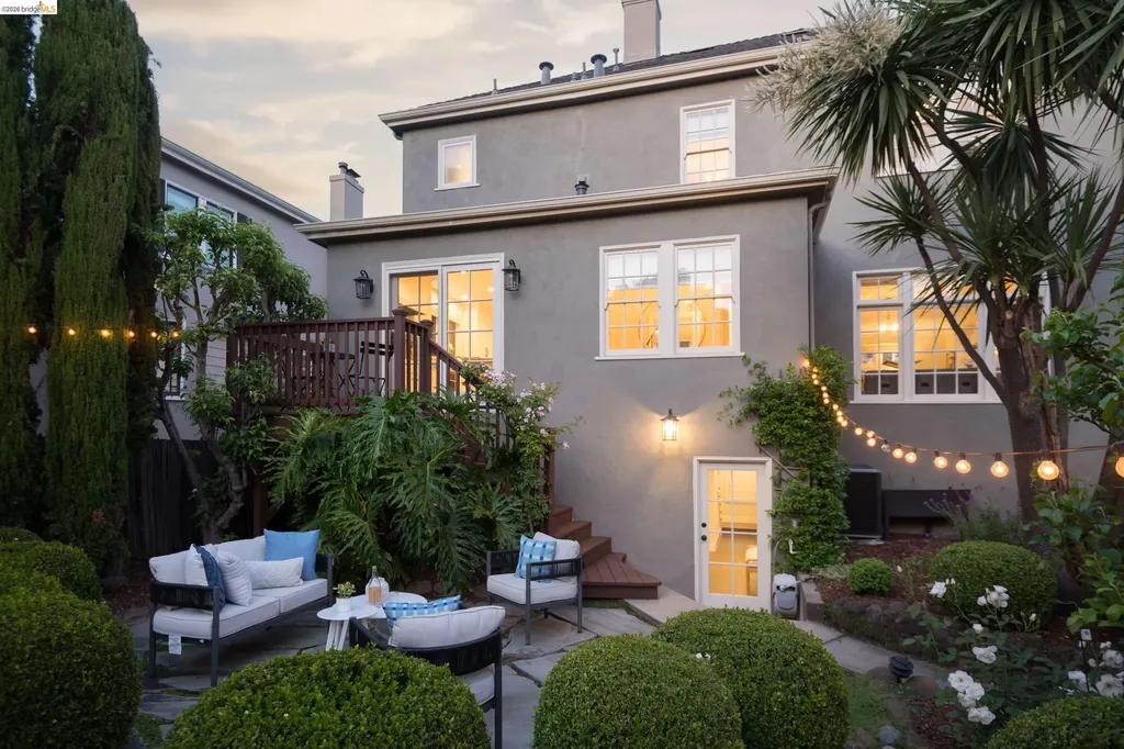 835 Grosvenor Place Oakland CA 94610