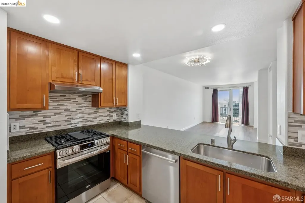 423 7th Street Oakland CA 94607