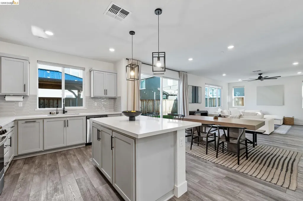 138 Granite Way Oakley CA 94561