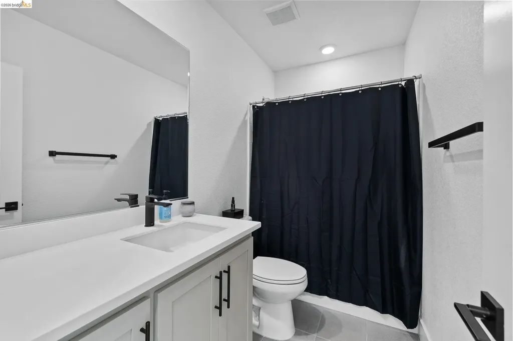 138 Granite Way Oakley CA 94561