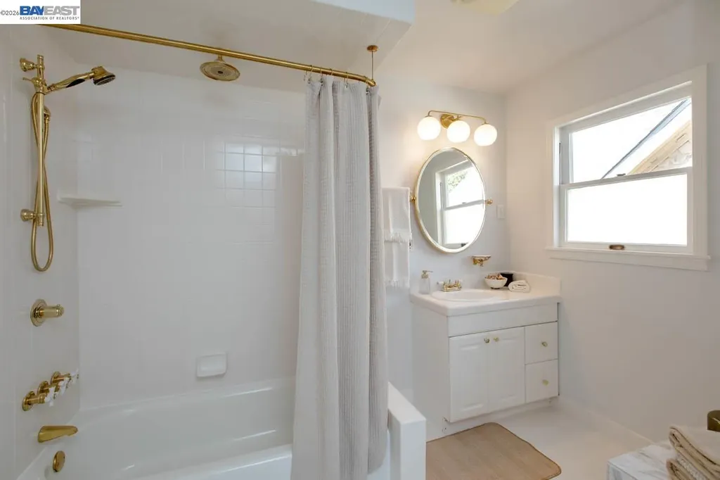 1111 Union Street Alameda CA 94501