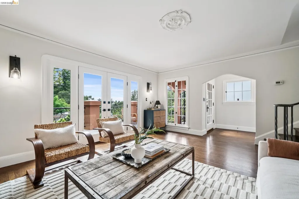 5617 Moraga Oakland CA 94611
