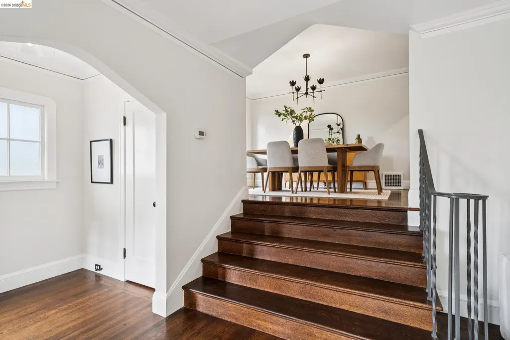 5617 Moraga Oakland CA 94611