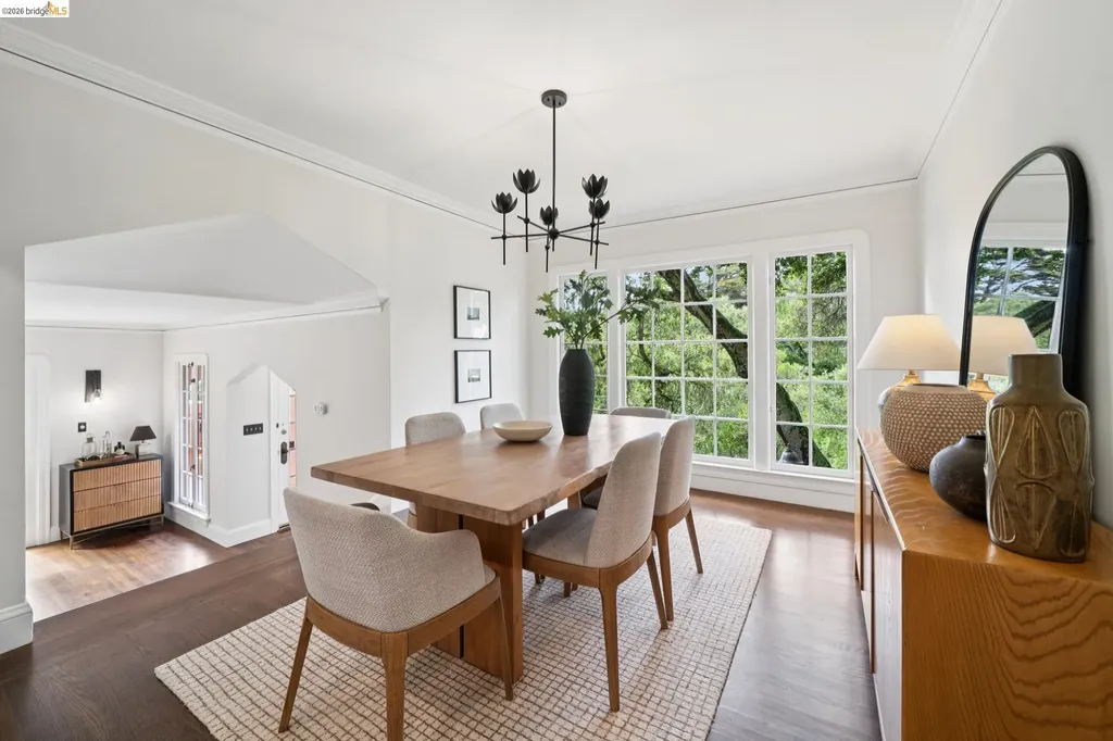 5617 Moraga Oakland CA 94611
