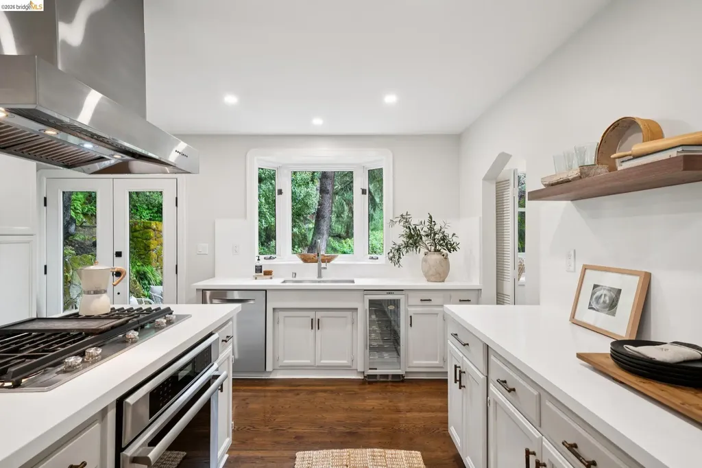 5617 Moraga Oakland CA 94611