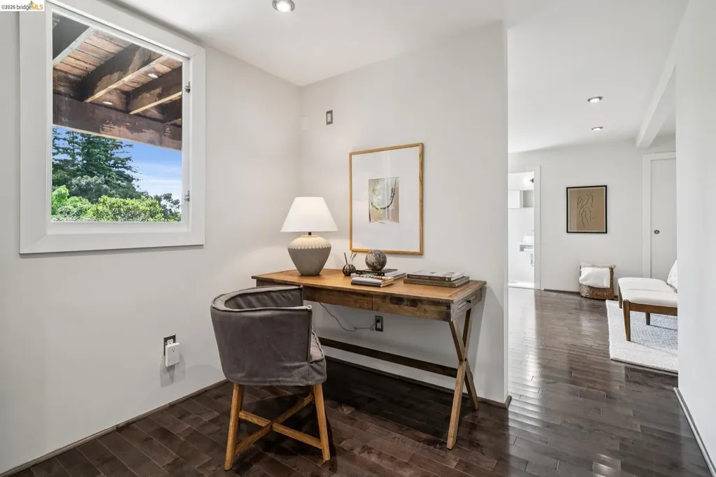 5617 Moraga Oakland CA 94611