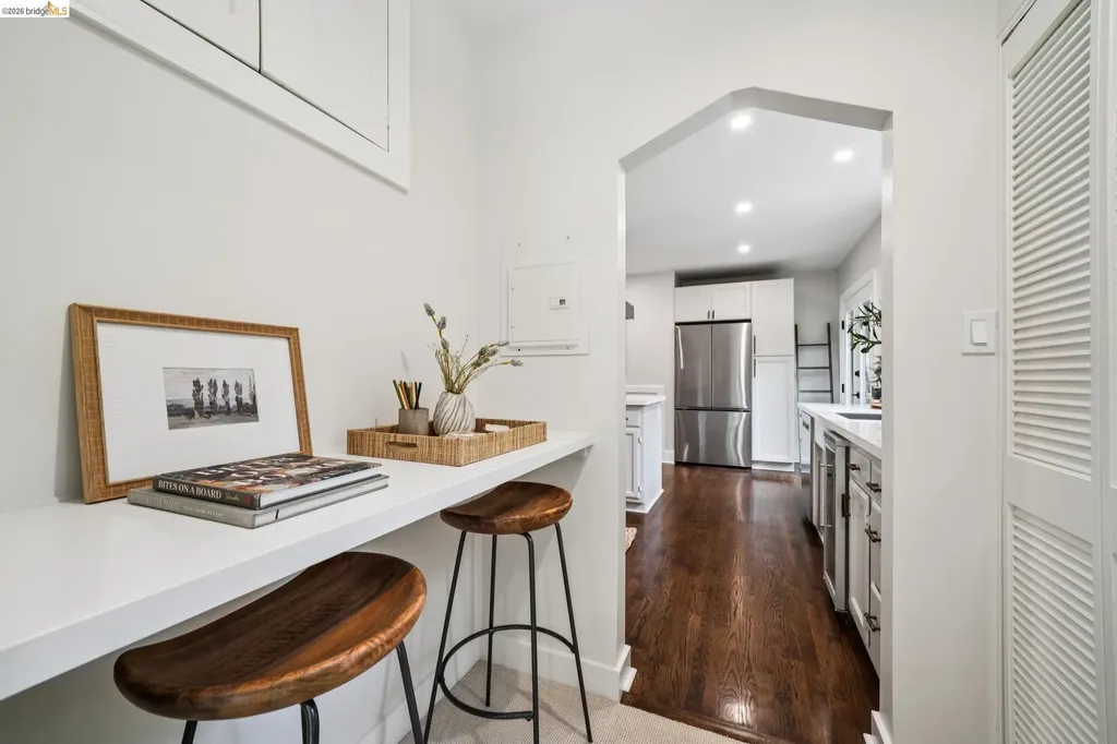 5617 Moraga Oakland CA 94611