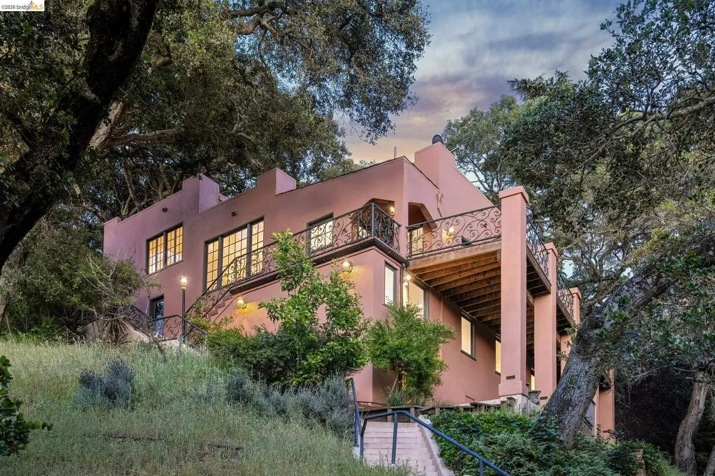 5617 Moraga Oakland CA 94611
