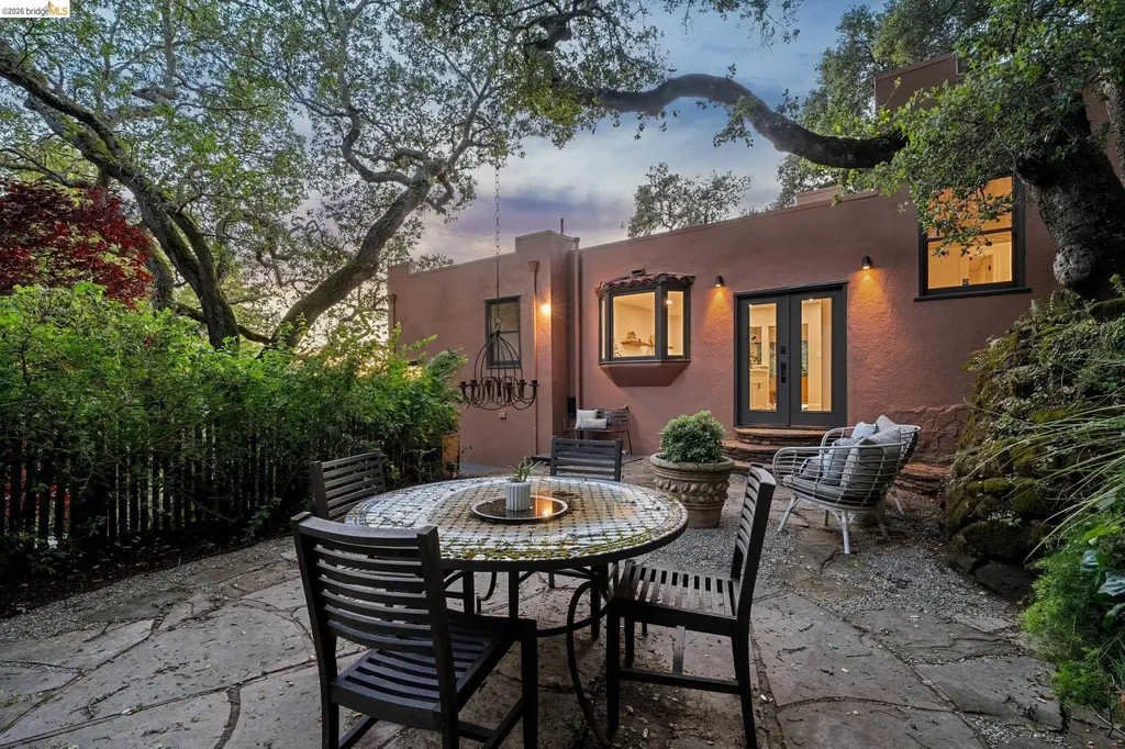 5617 Moraga Oakland CA 94611