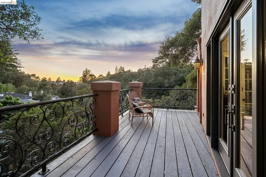 5617 Moraga Oakland CA 94611