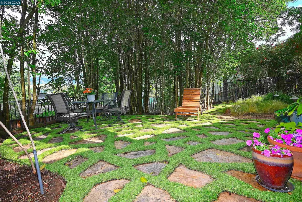 15 Vista Hermosa Walnut Creek CA 94597
